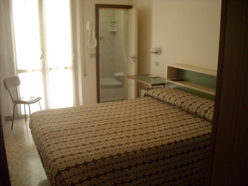 Albergo Da Siro Misano Adriatico Habitación foto